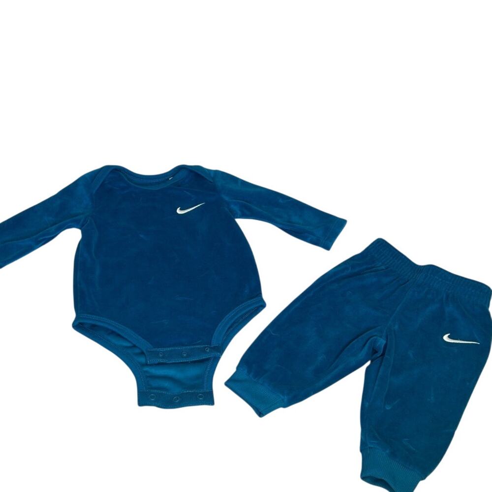 Nike baby sz 6M long sleeve bodysuit and jogger set Teal